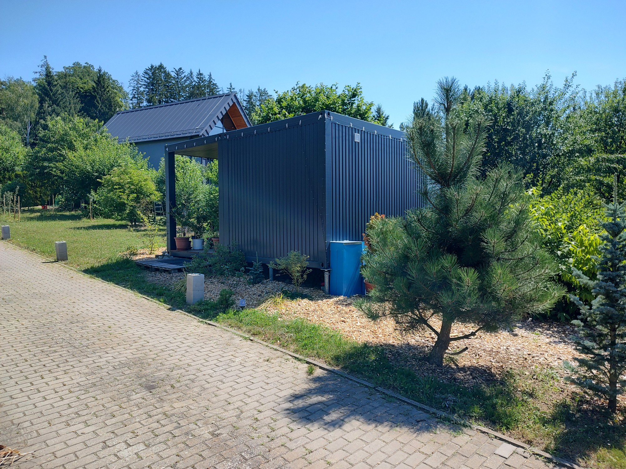 Vstup a okolí Tiny House