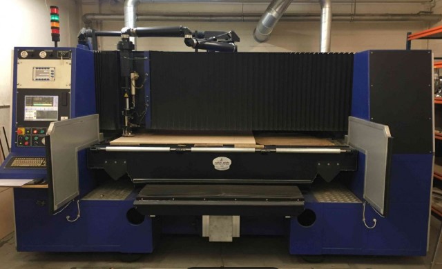 Laserový stroj pro výrobu drážek ve výsekových formách