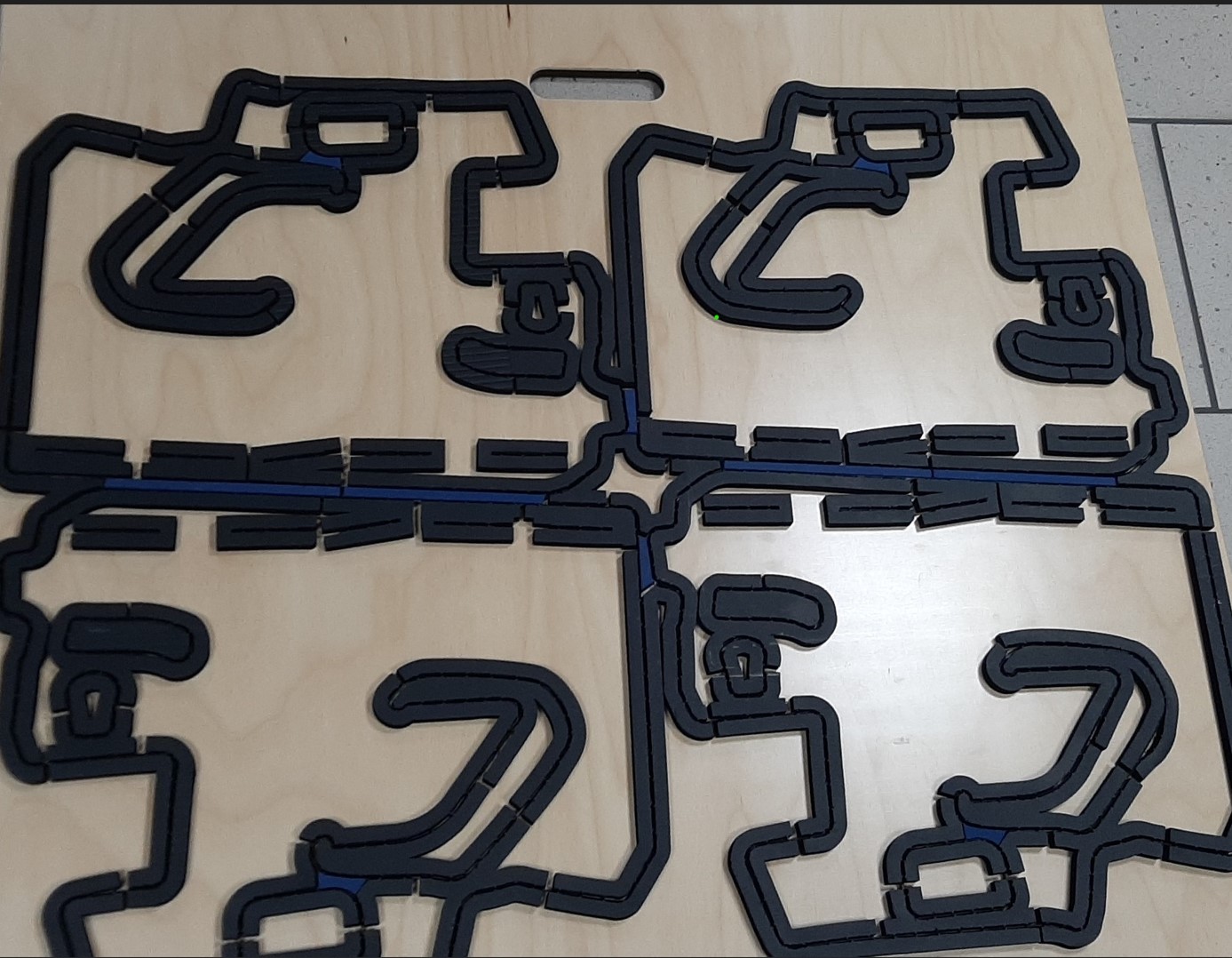 Sada výsekových nástrojů pro kůži — automotive průmysl