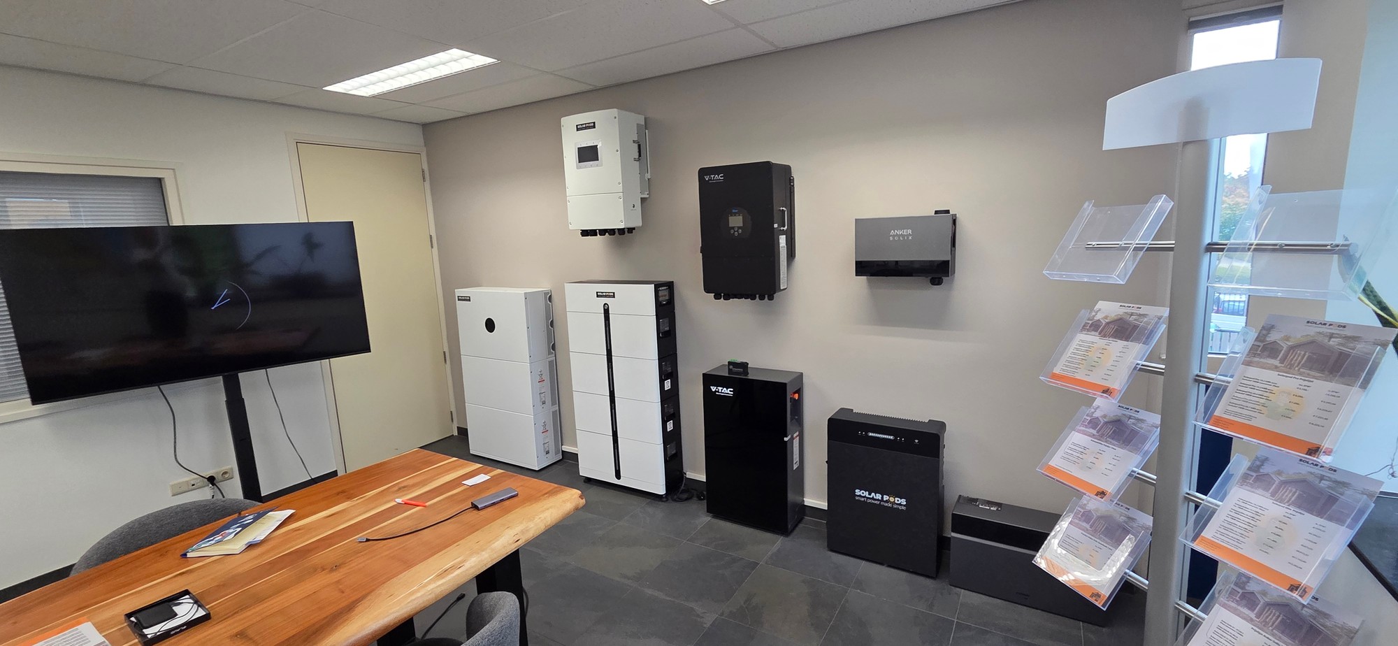 Showroom van Solarpods met thuisbatterijen