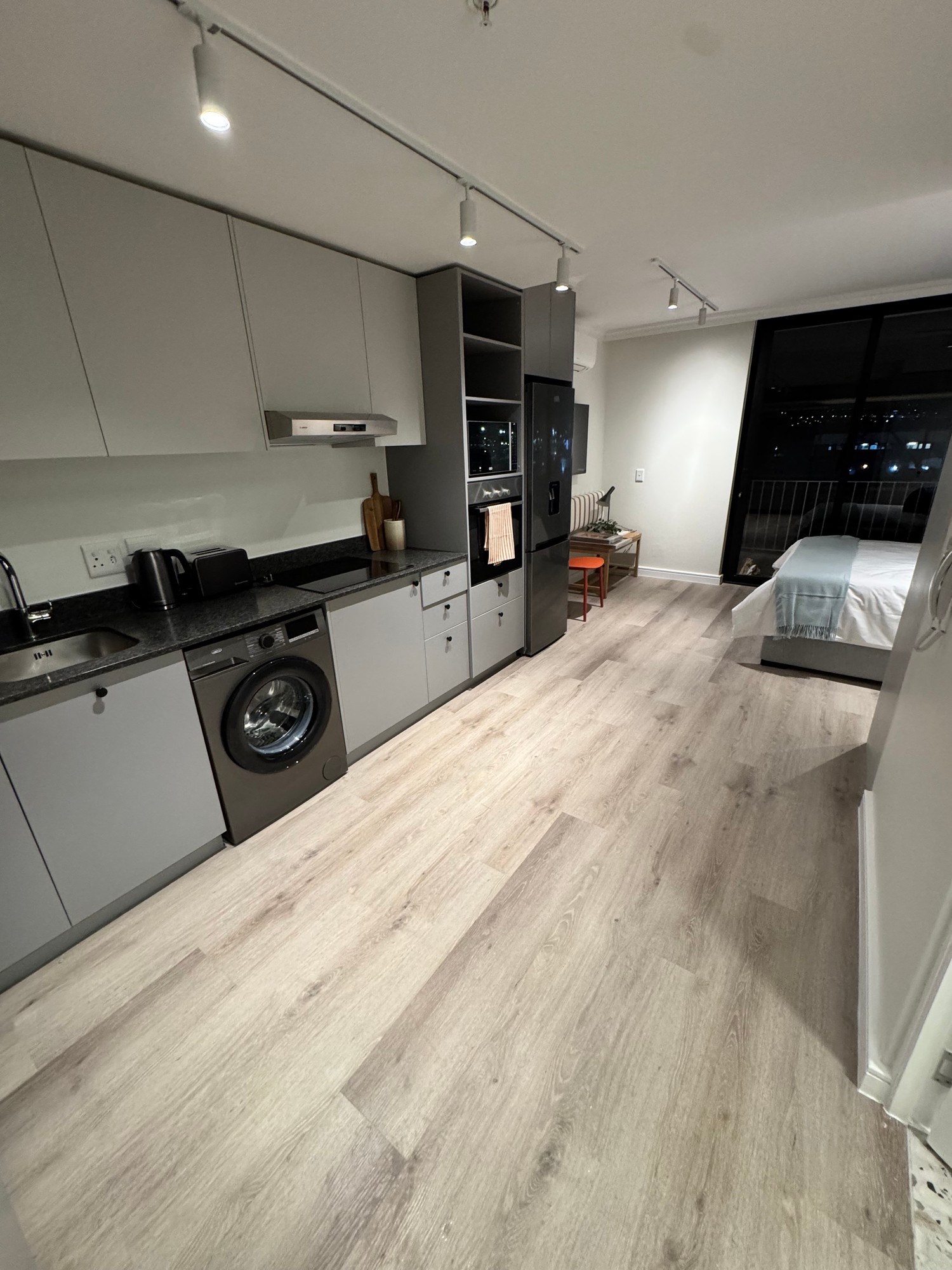 Studio Apartment – Open Plan After Clean