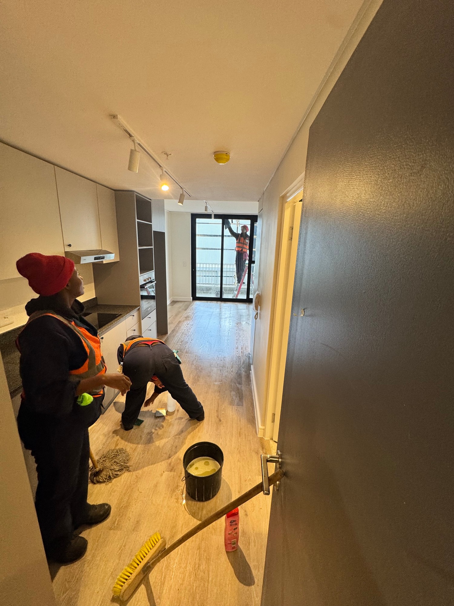 Team Deep Clean – Apartment Block