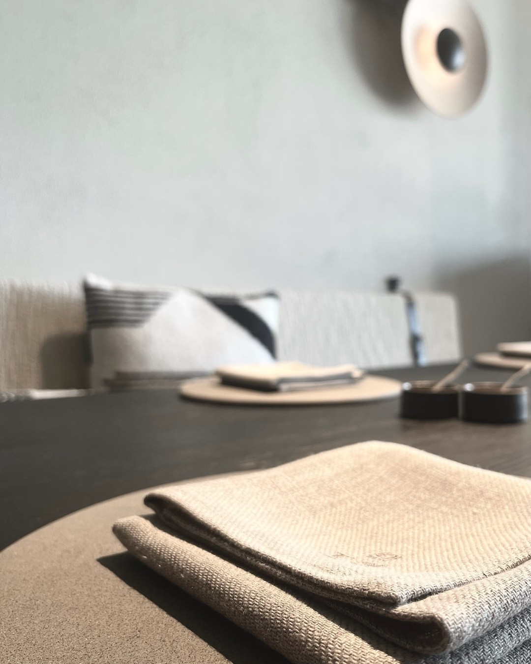 Exclusive LINFIN table linens at Hoeve de Bies
