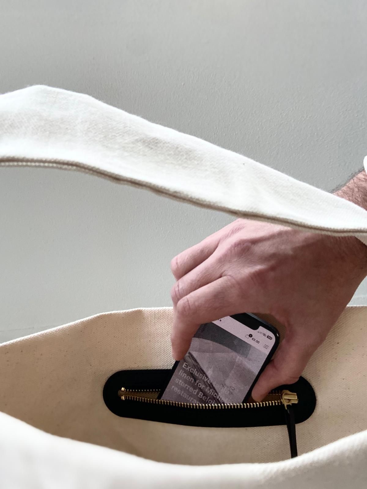 Linen tote detail for Maiit