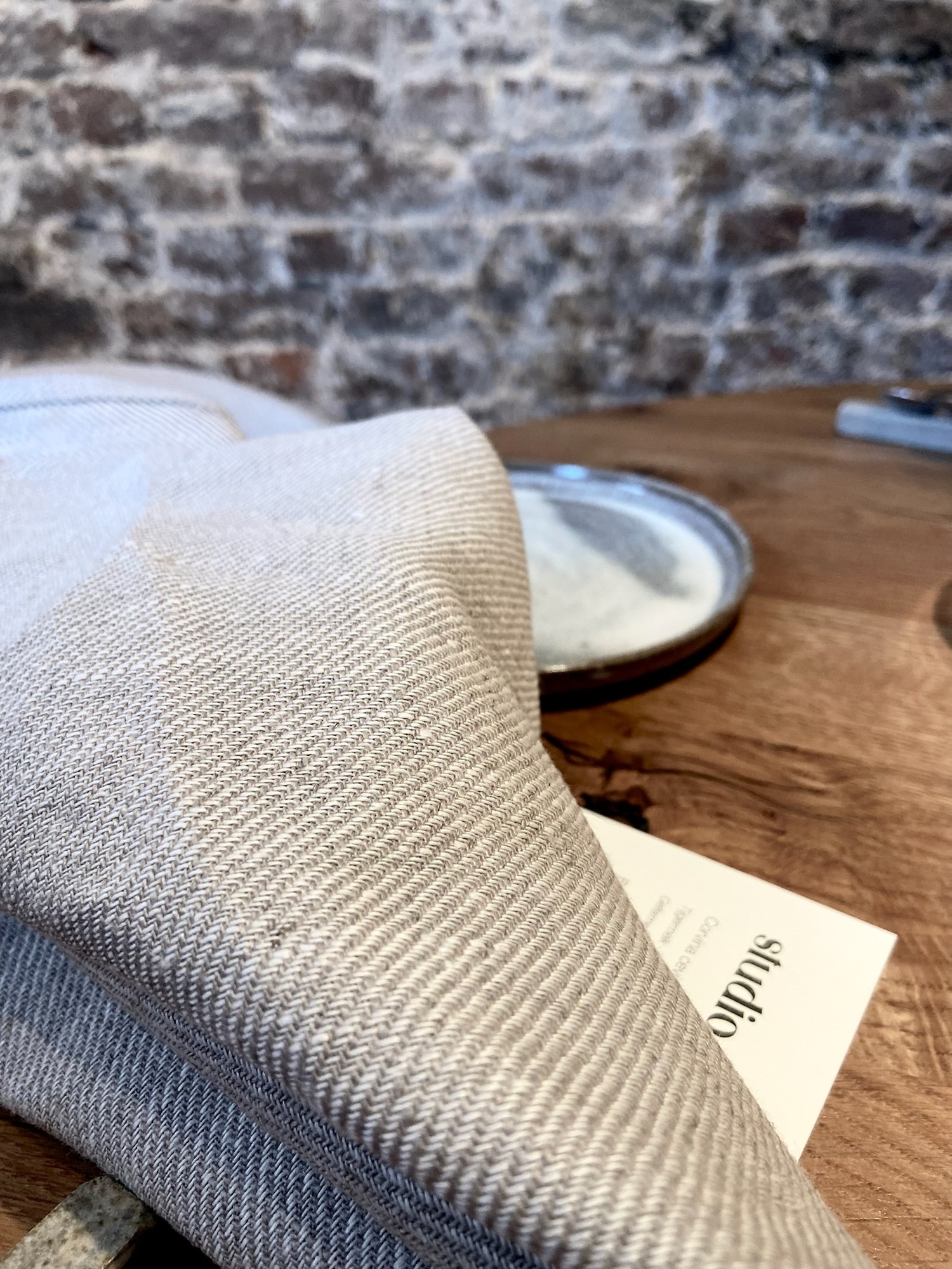 Restaurant Studio service set with bespoke LINFIN linen