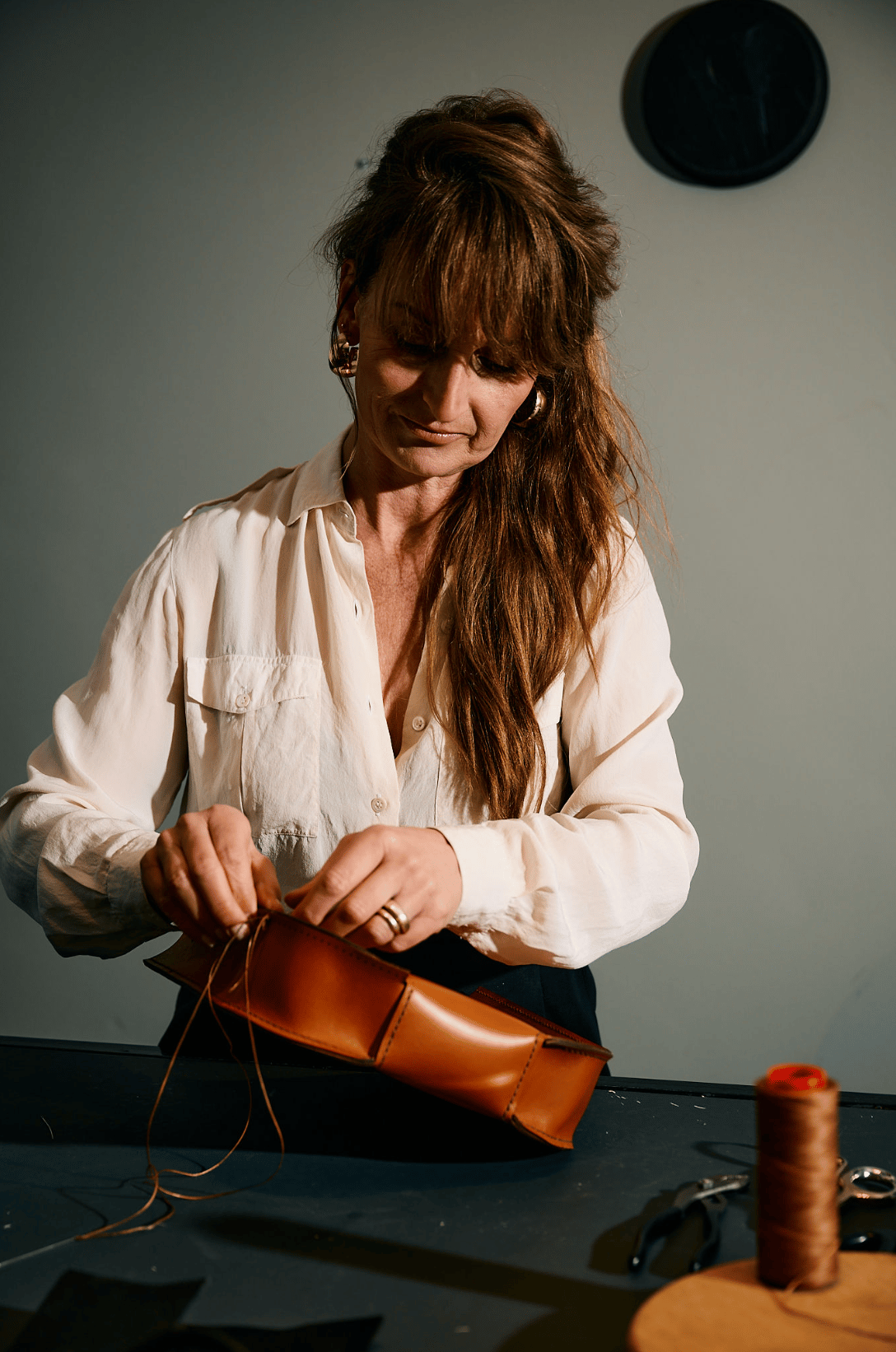 LINFIN hand-stitched leather bag by Elisabeth & Victor