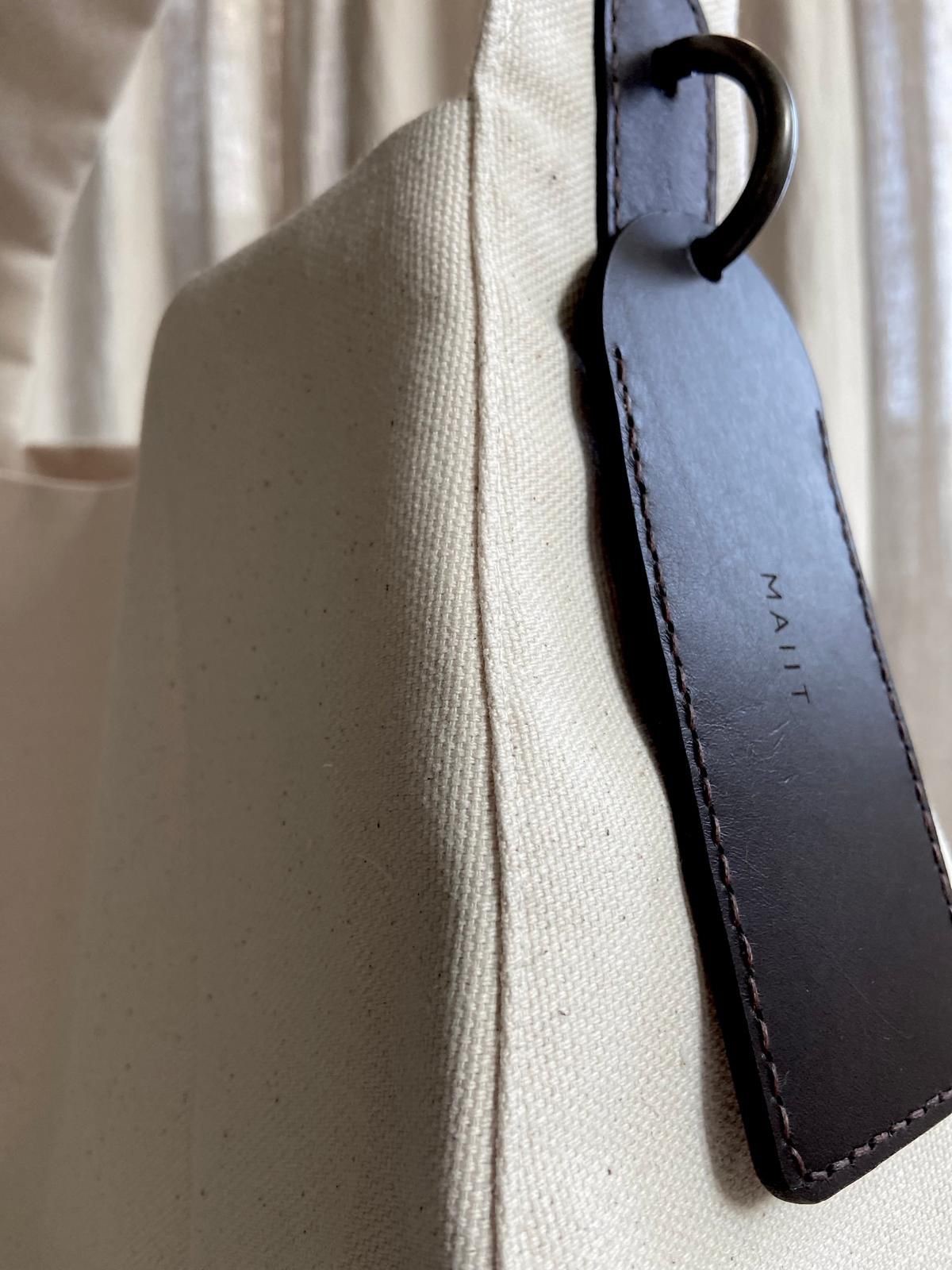 Maiit linen tote in use