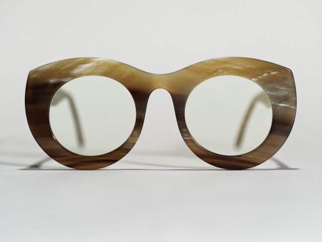 Detail of the handmade LINFIN case for Ülsje glasses