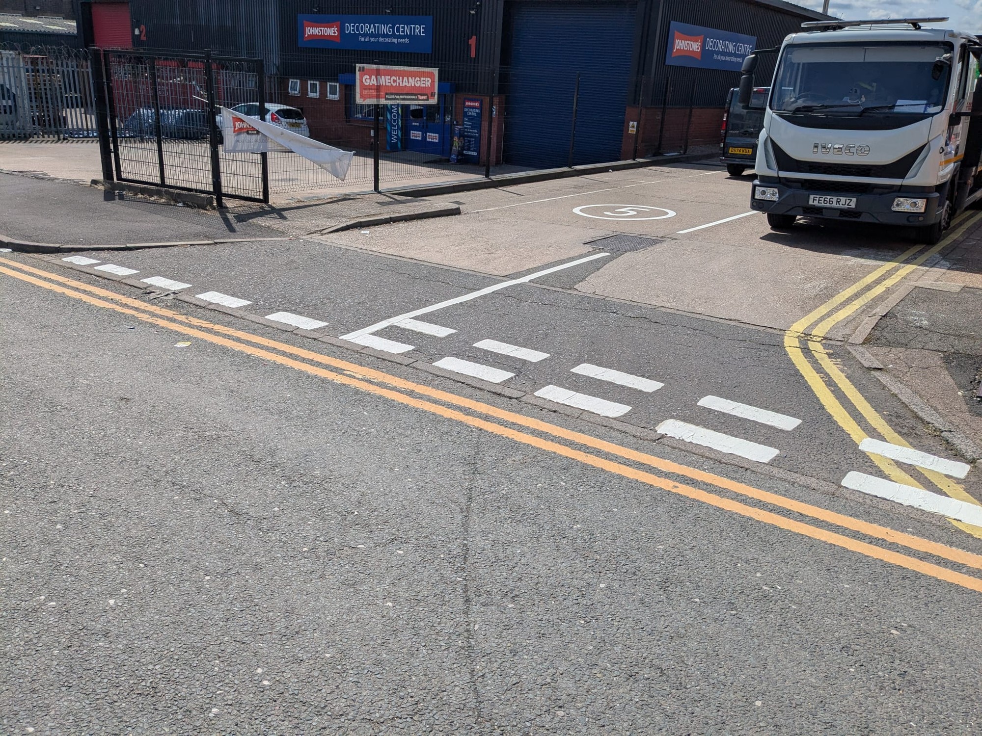 Give Way & Double Yellow Road Marking, Birmingham