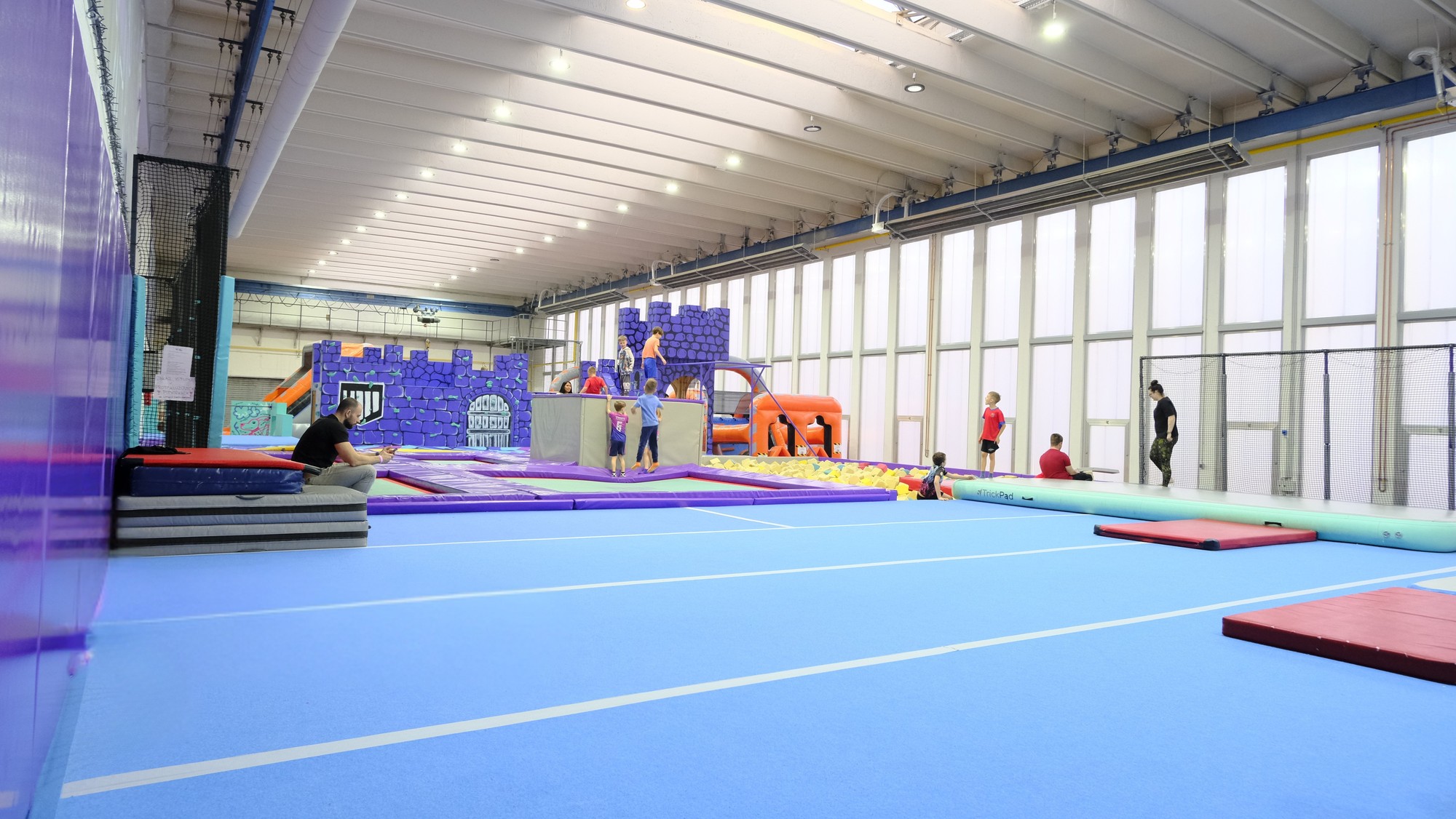 Gymnastická podlaha (14 × 10 m) – foto 1