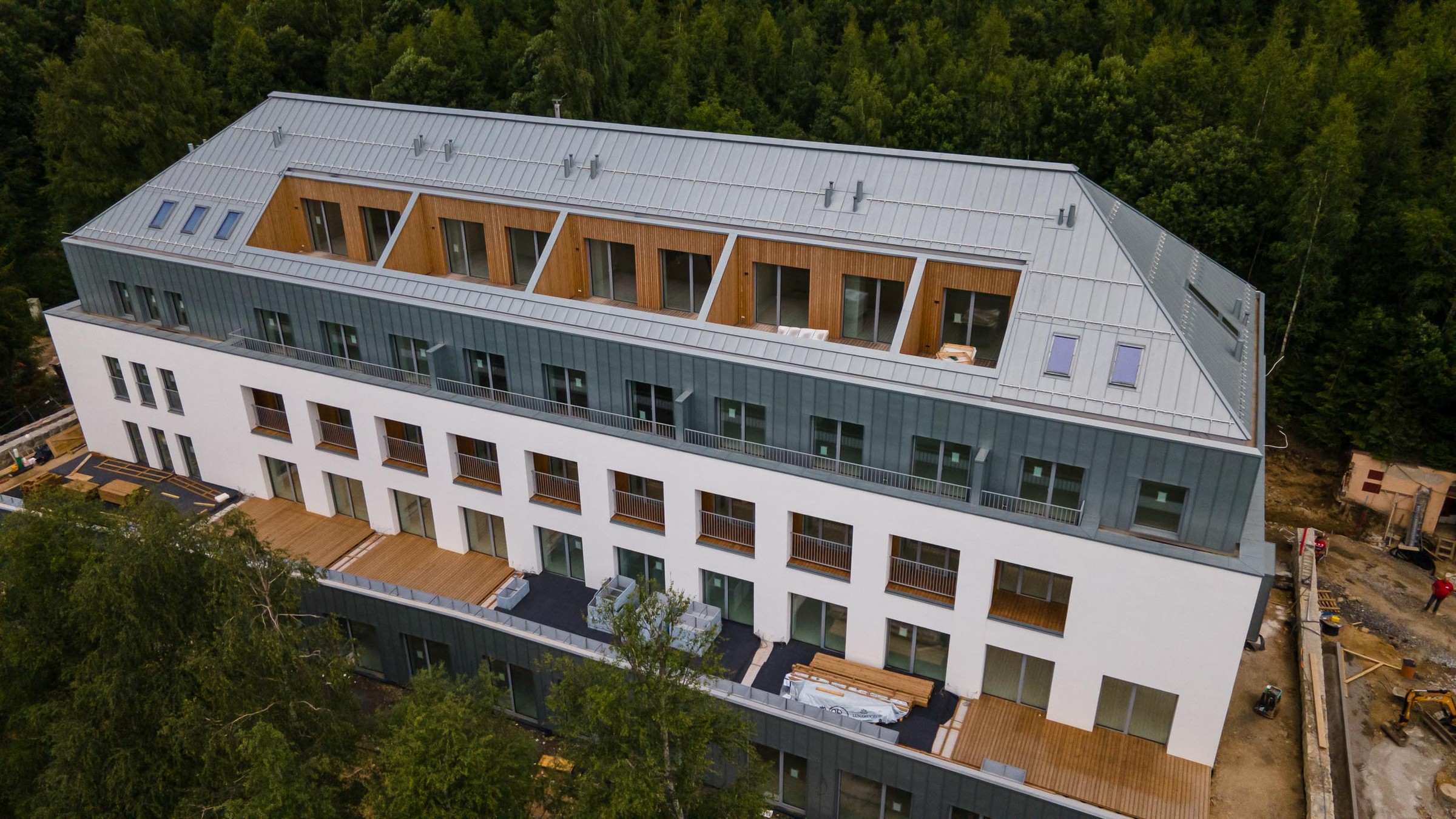 Prémiové okná aj pre rozsiahle komerčné projekty.