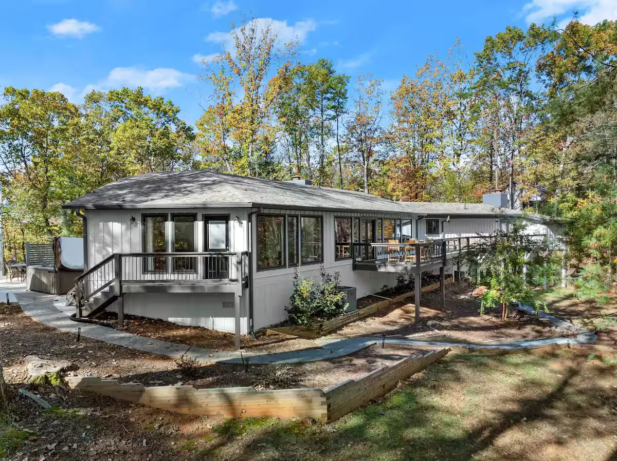 Three Chimney Lodge exterior