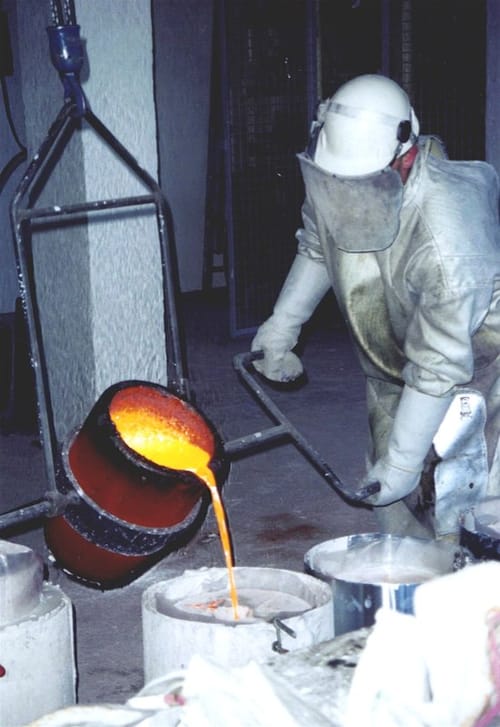 Flydende bronze ved omkring 1100 grader