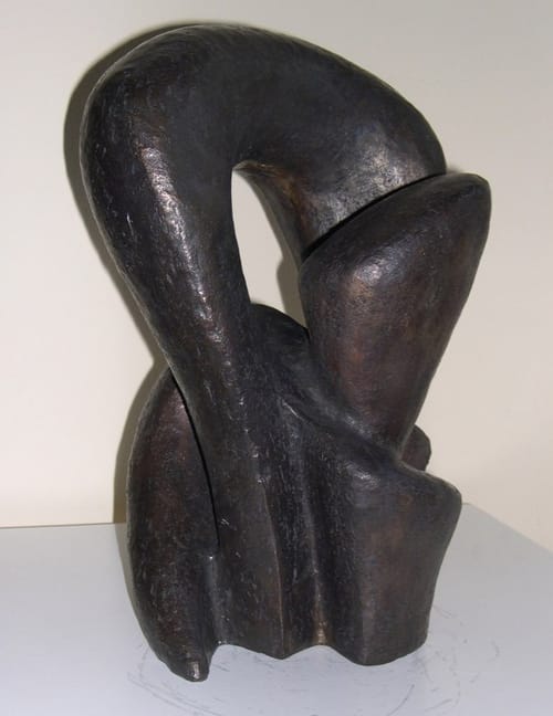Det færdige bronzeværk "Hide and Seek", 34x25x21 cm
