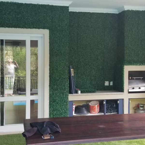 Smart Grass Artificial Hedges installation