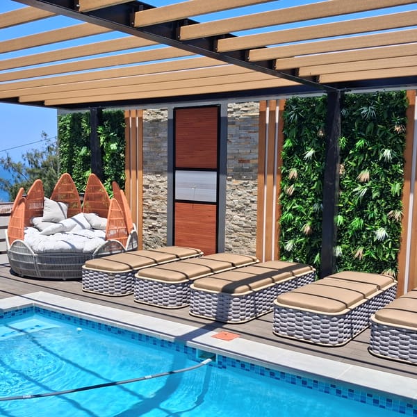 Smart Grass Artificial Hedges installation