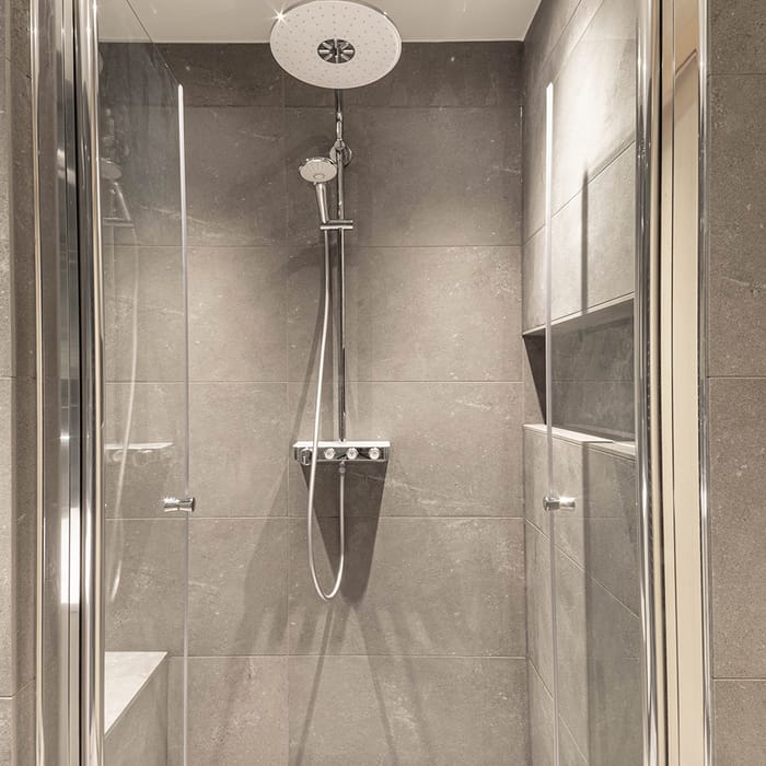 Complete badkamer renovatie Zoetermeer — strakke uitvoering door erkend vakman