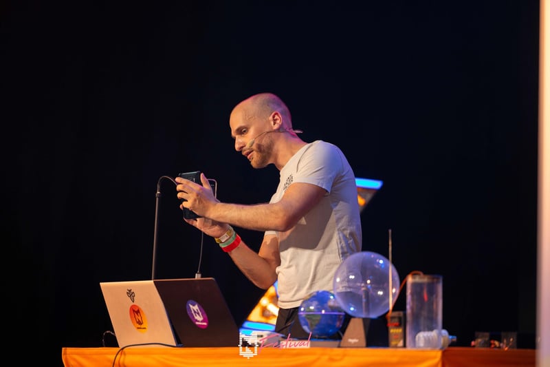 Ethisch hacker Inti De Ceukelaire: “Iedereen kan vandaag hacken”