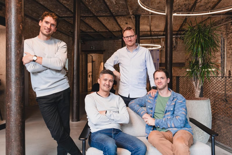 Mbrella-oprichters lanceren AI-advocatenkantoor Falcon en halen 1,5 miljoen euro op