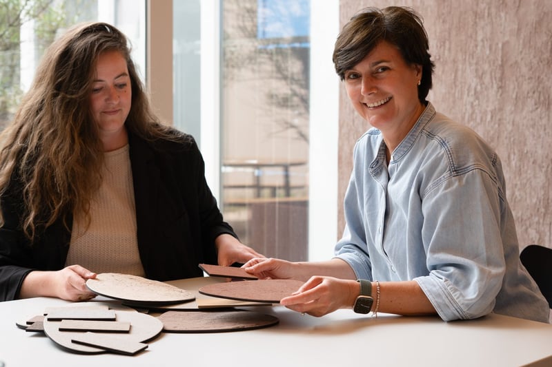 'Vroeger zat alles in een kast, nu heeft iedereen toegang tot de juiste gegevens': Charlotte Van Damme over HR zonder papierwerk bij Paintfactory