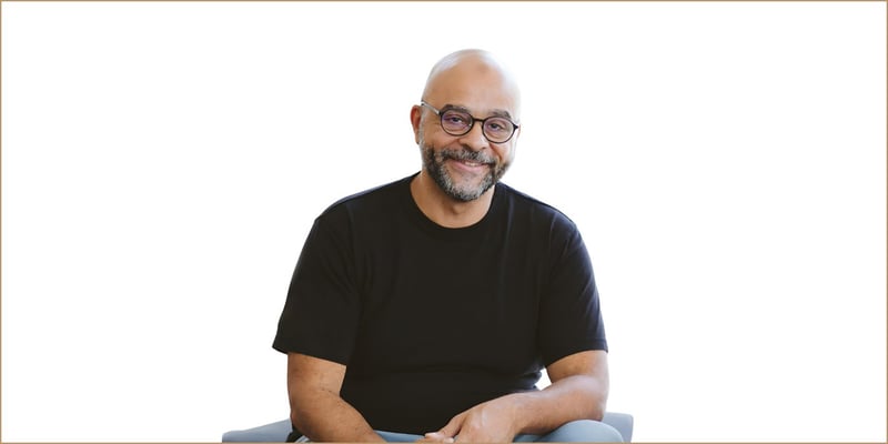 Mo Gawdat? De ex-Google X-topman die ondernemers leert omgaan met AI - en met geluk