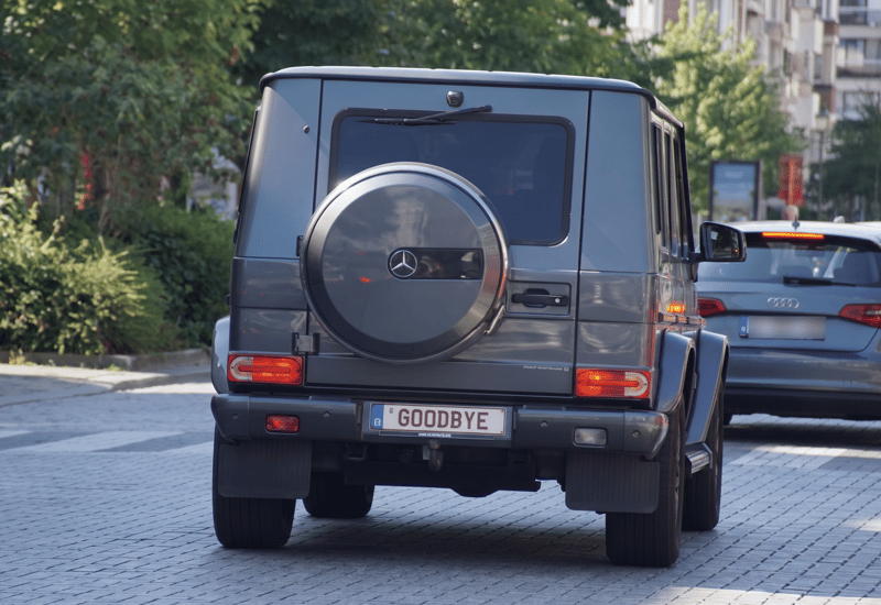 Eigen nummerplaat levert staat miljoenen op