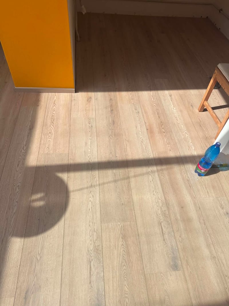 Coretec® lepený systémem Stauf - Komořany