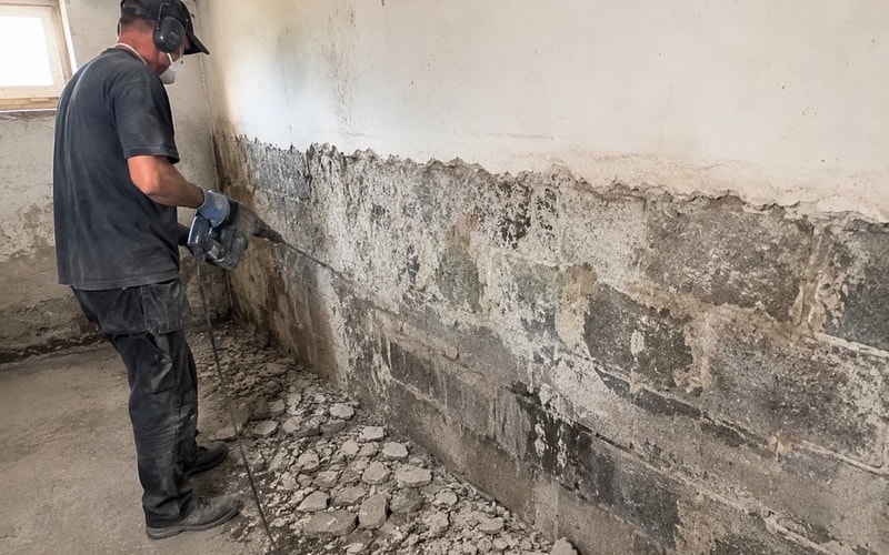 Schimmelbehandeling op muur door Vochtmannetje