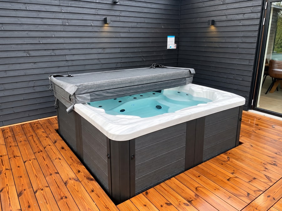 Udendørs spa på den store træterrasse