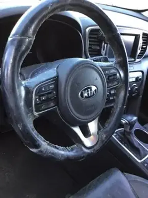 Kia Sportage steering wheel deep clean, before
