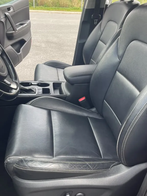 Kia Sportage front seat mold removal, after