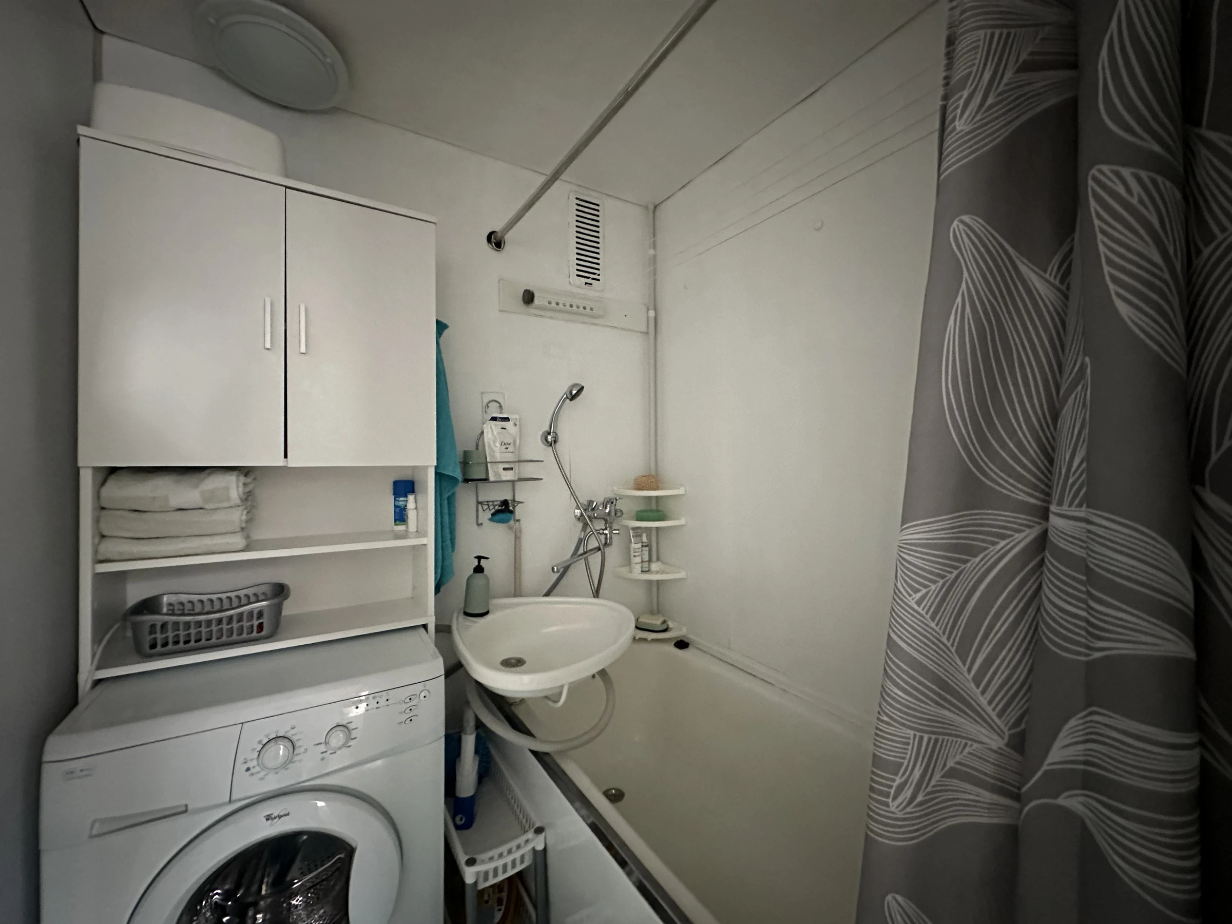 Byt, Řečkovice, Brno — Koupelna, před home stagingem