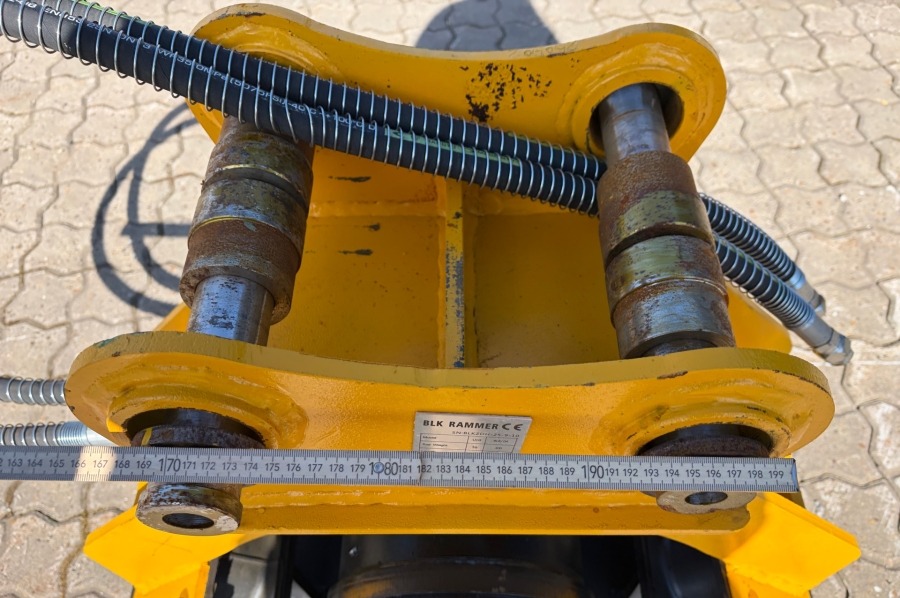 BLK hydraulic plate compactor image 2