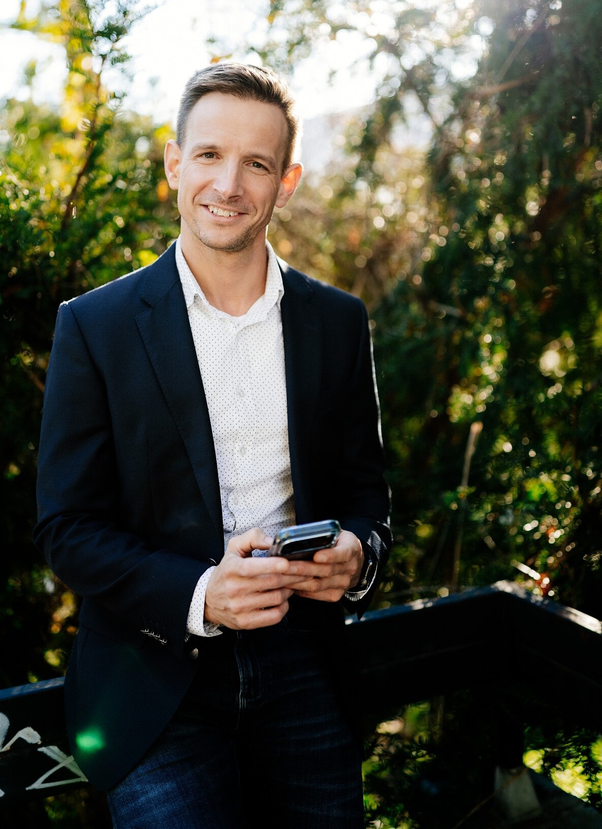 Jakub Schneider s úsměvem