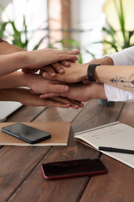 Fractional CMO vs Marketing Agency: Which is Right for Your Business?