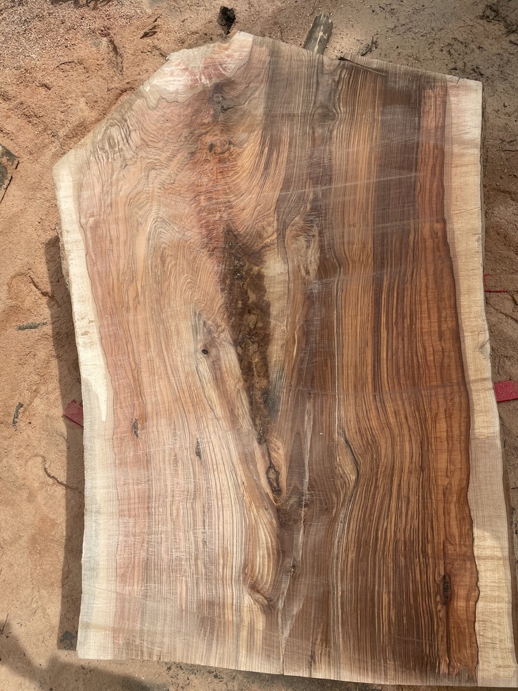 Jasanové stoly - porcování nádherného jasanu v Praze