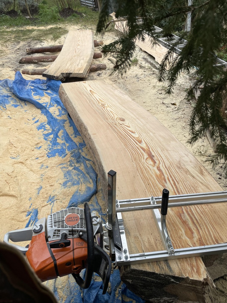 Borovice - výroba terasových prken u Tábora