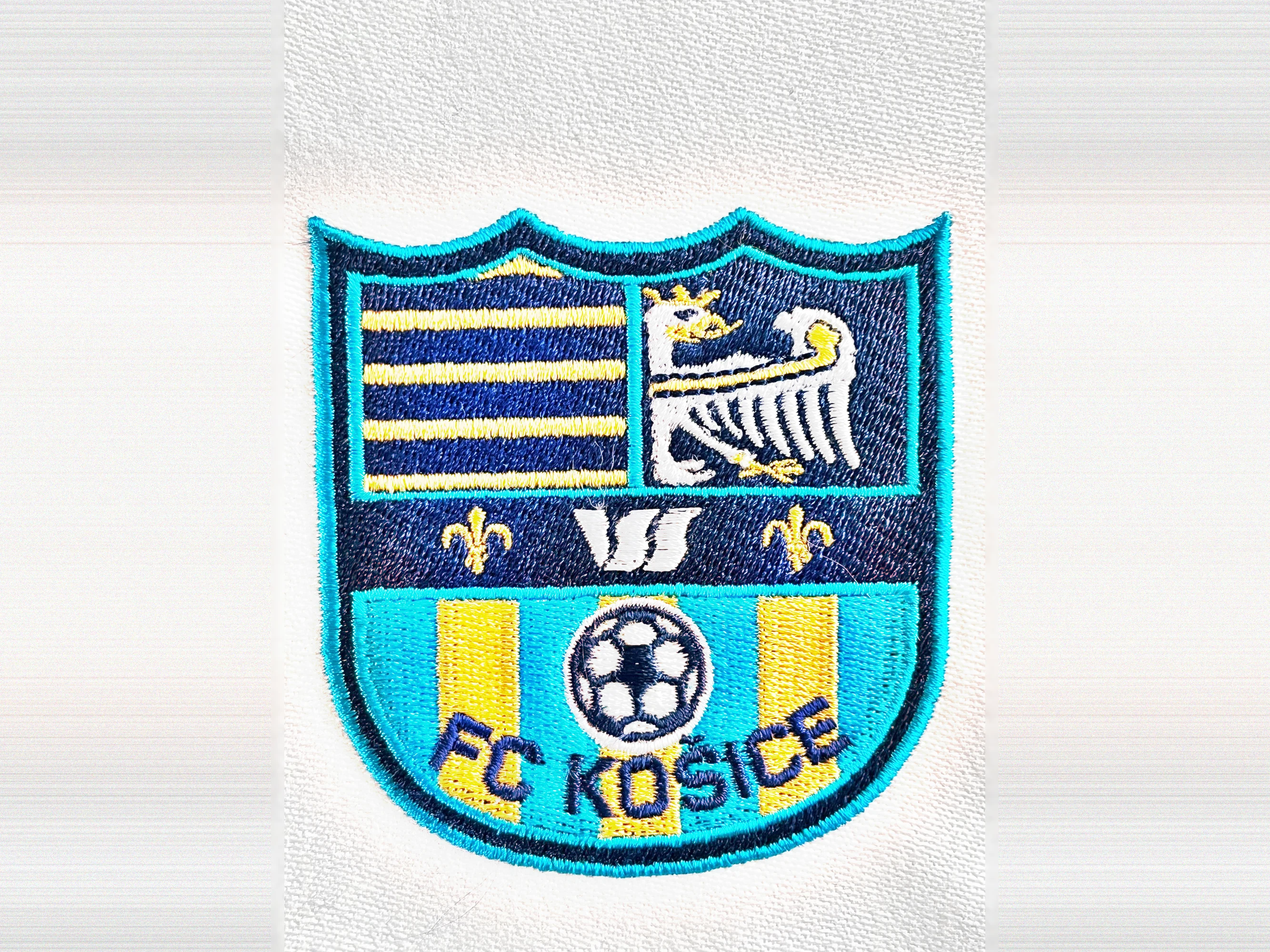 Plastická 3D výšivka erbu FC Košice