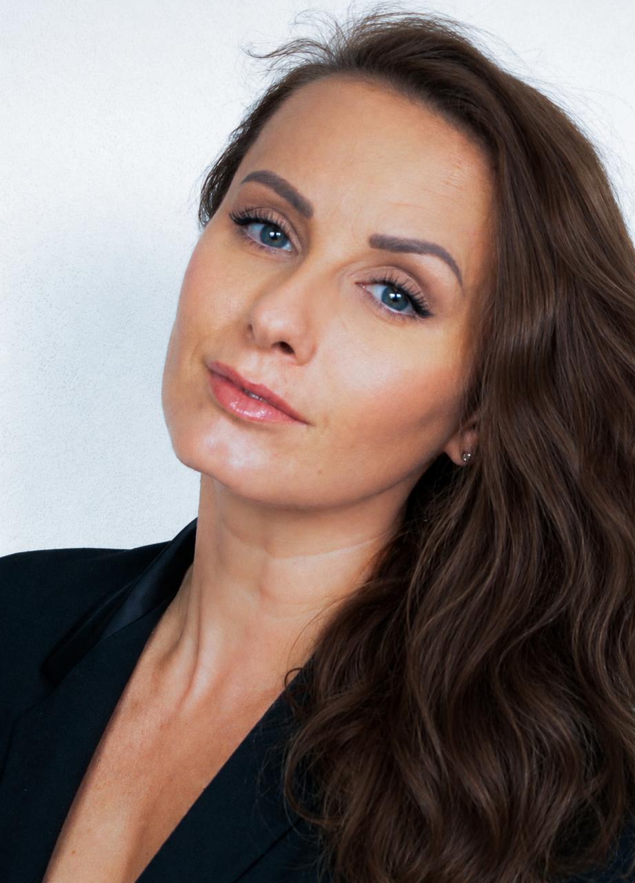 Veronika Zemanová, founder and host of VESPER