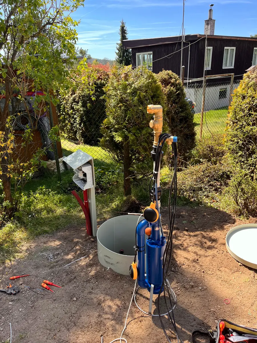 Instalace nového čerpadla SIGMA vedle nové šachty a rozvaděče