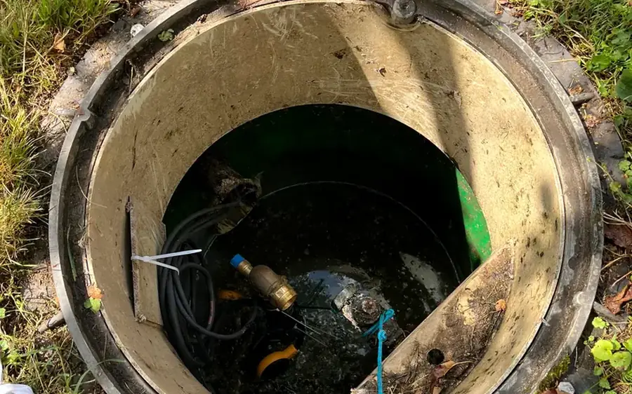 Servis čerpadla v šachtě čerpací stanice