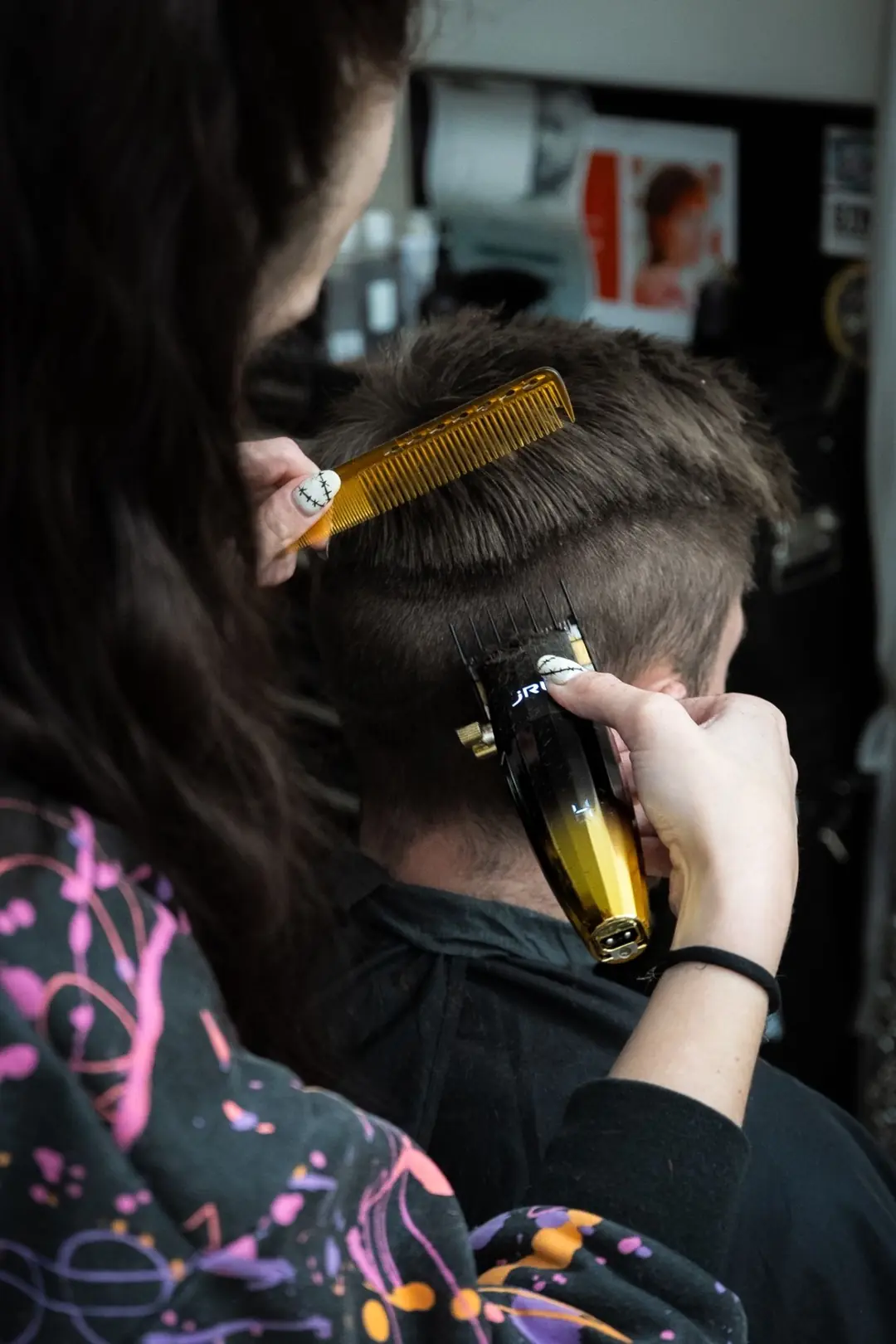 Moment z Phill Fresh Barber a FK Salon 7