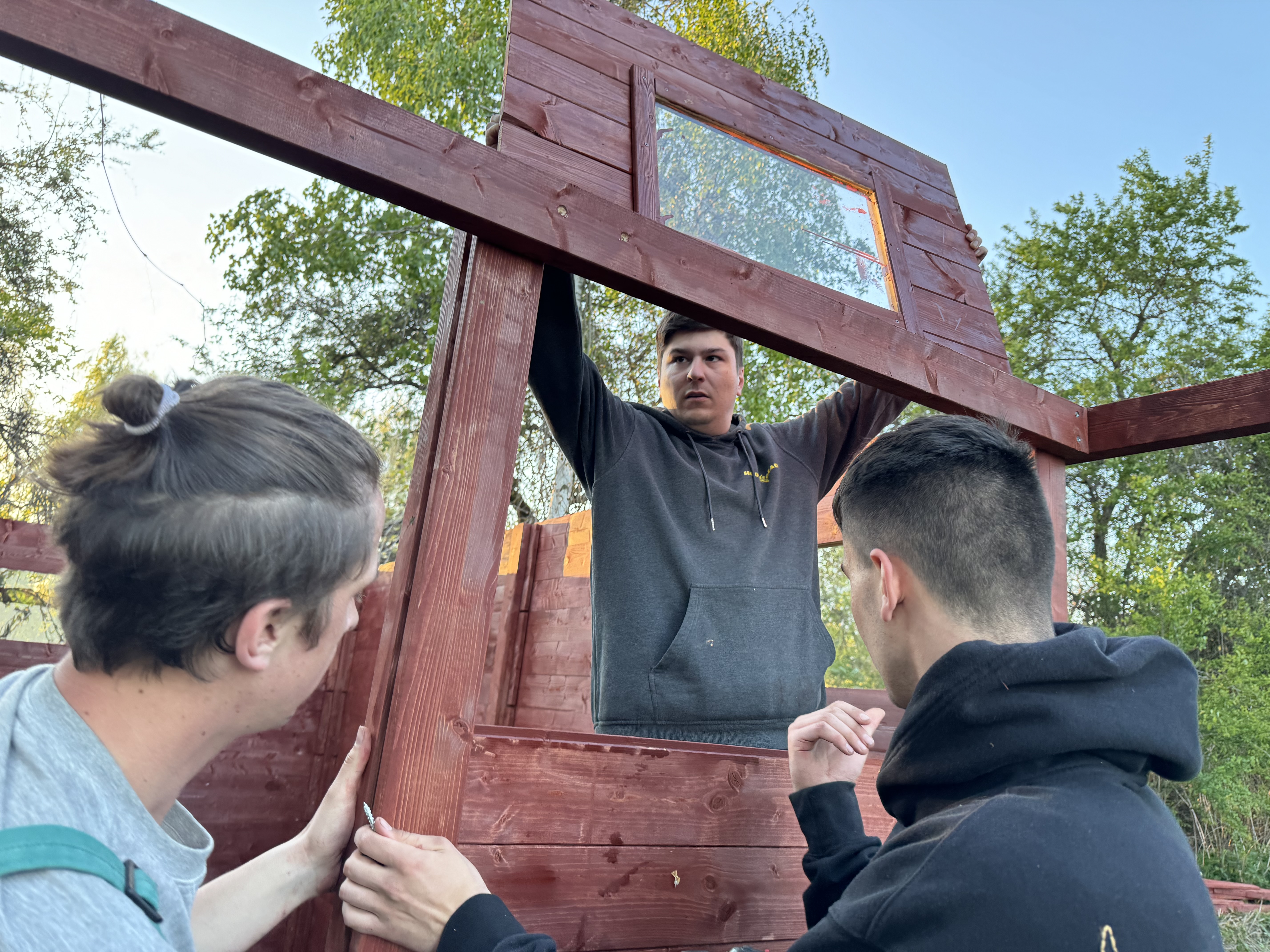 Stavba nových chatek