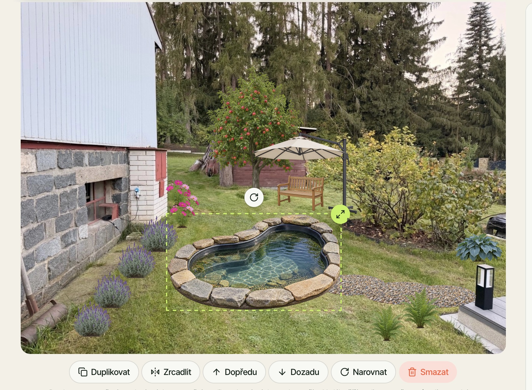 Vlastní návrh v Playgroundu: zahrada s lavičkou, rostlinami a jezírkem označeným pro úpravu velikosti.