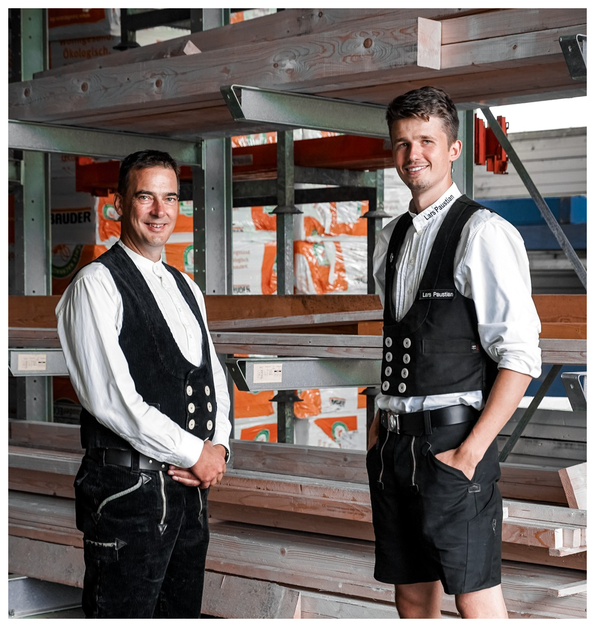 Zwei Dachdecker unserer Innung in traditioneller Tracht