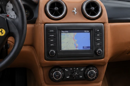 Ferrari Basic Navigation – ilustrační interiér