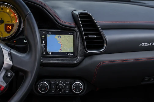 Ferrari Ferrari Navigation (starší) – ilustrační interiér