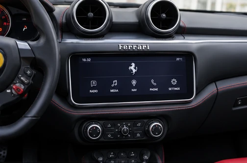 Ferrari Ferrari Infotainment – ilustrační interiér