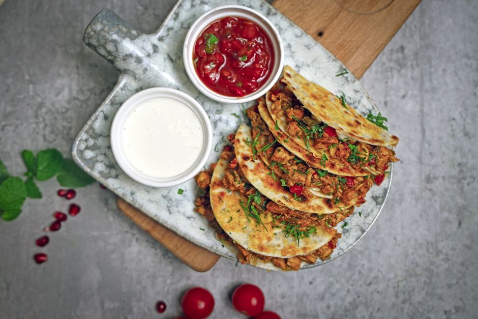 Quesadilla se salsou a dipem z Mr. Grillu