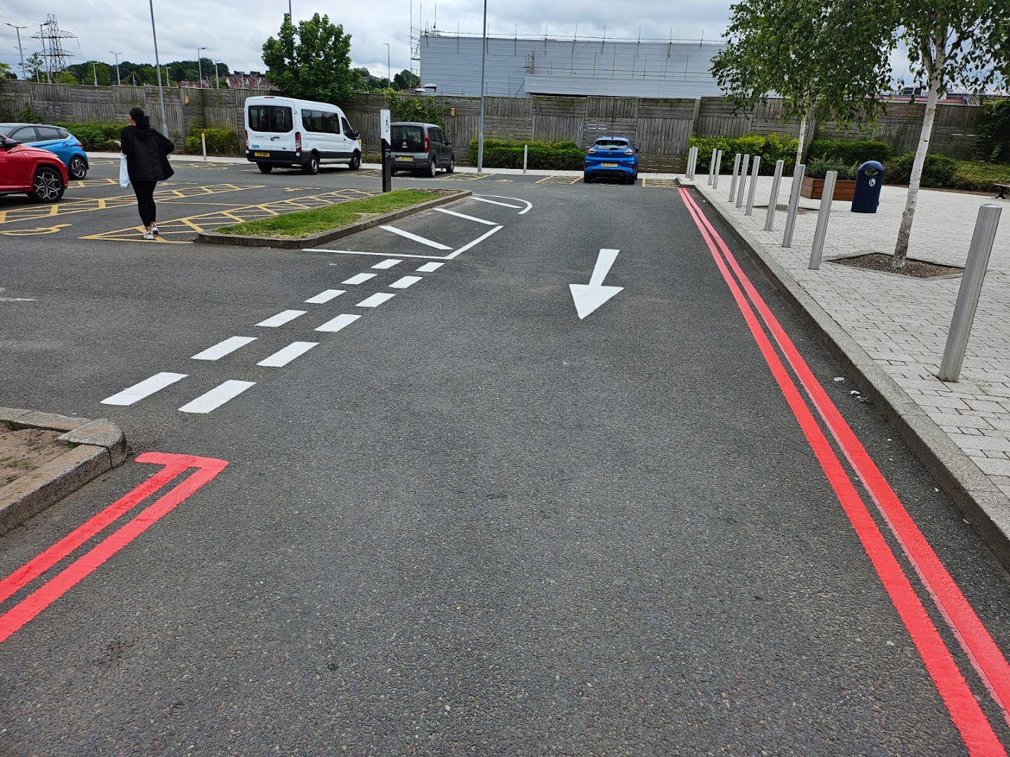 double red, arrows, haching, give way, west midlands
